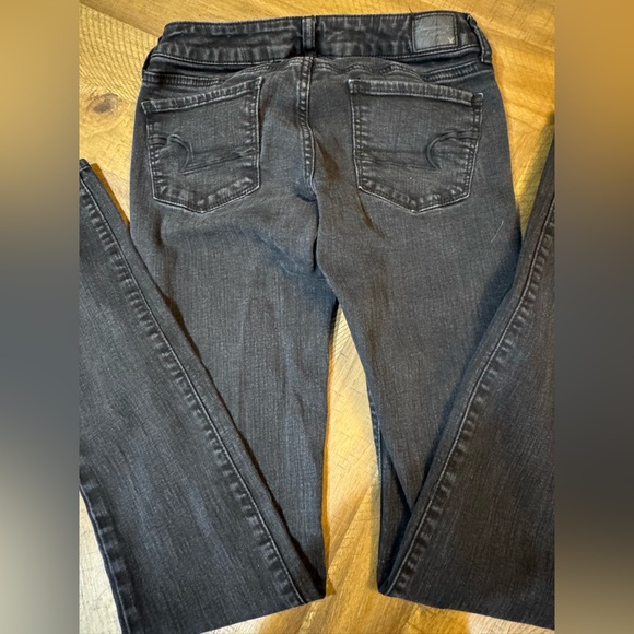 AE 🦅 Classic Black Women's Skinny Jeans - Picture 3 of 12